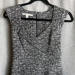 MAGGY LONDON BLACK & WHITE FITTED DRESS